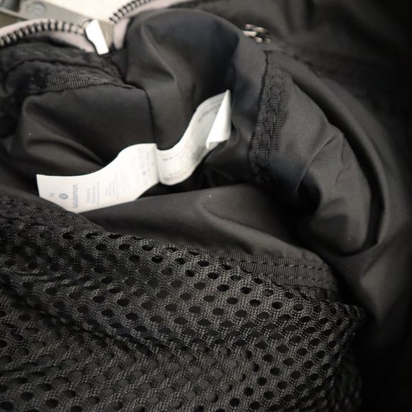 Lululemon Unisex Gray Nylon Double Handle Gym Tote Weekender Shoulder Bag $160 - Picture 7 of 12